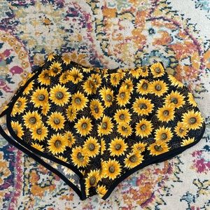 Sunflower booty shorts 🌻